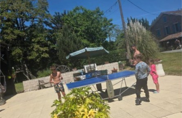 Pool, sun terrace & outdoor areas